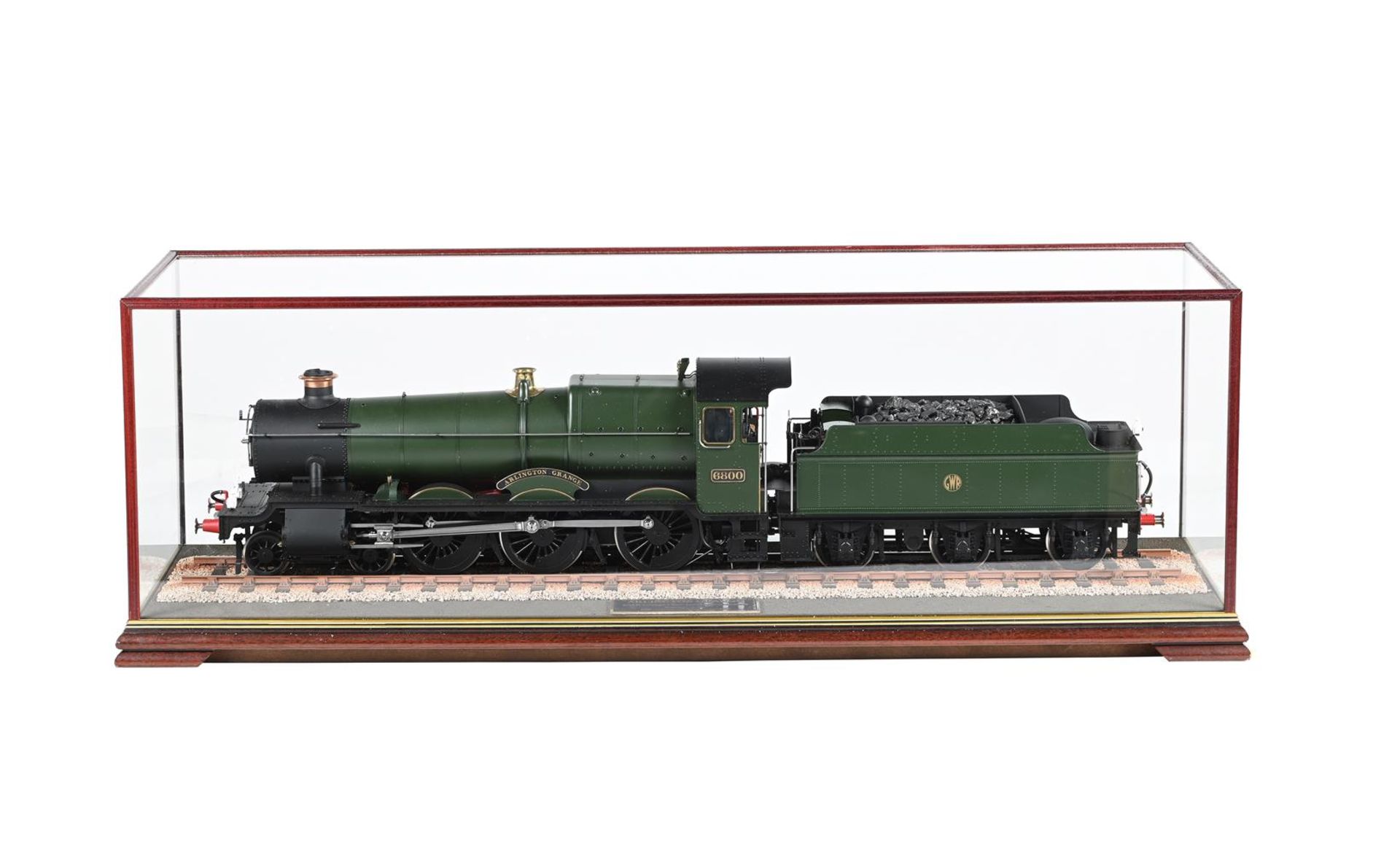 AN EXHIBITION 2.5 INCH GAUGE MODEL OF A GWR 4-6-0 LIVE STEAM LOCOMOTIVE 'ARLINGTON GRANGE' NO 6800 - Bild 3 aus 3