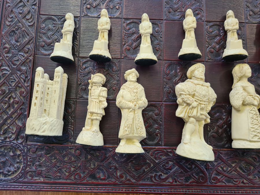 Resin MHC Tower of London chess board and pieces - Image 4 of 8