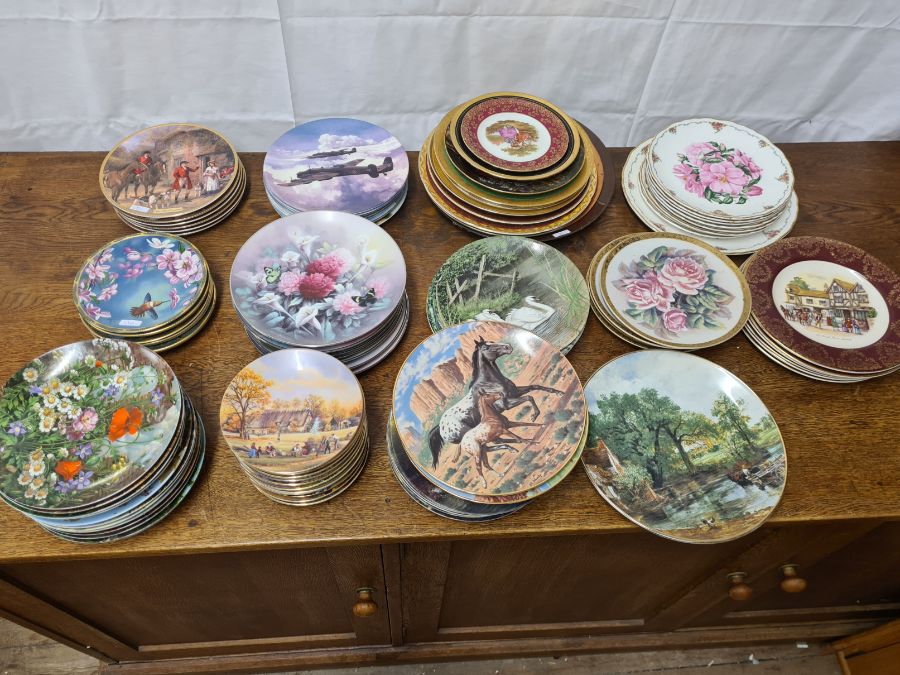 Large collection of assorted sets and part sets of collectors plates