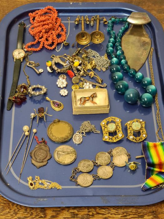 Mixed tray lot of brooches, medals, costume jewellery, etc - Image 2 of 7