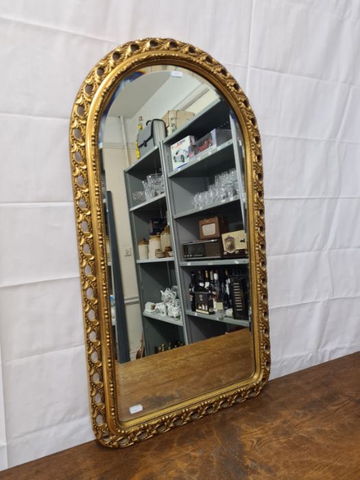 Decorative arched top pierced gilt frame wall hanging mirror
