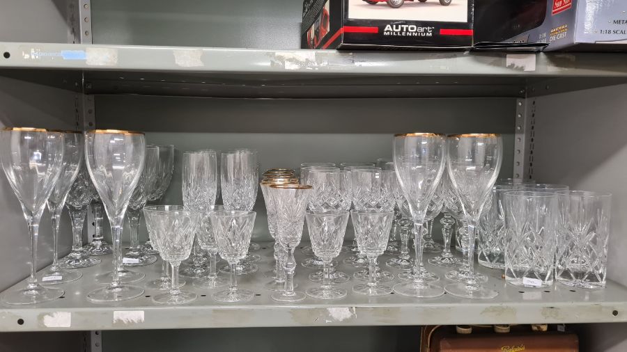 Quantity of assorted sets of drinking glasses