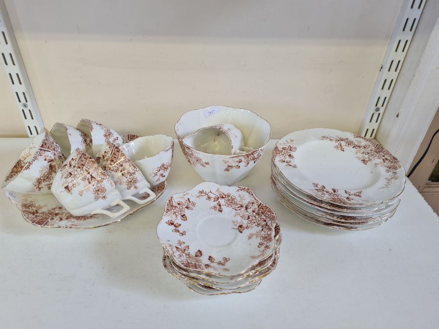 Victorian 20 piece teaset with aesthetic design, damaged sugar bowl.