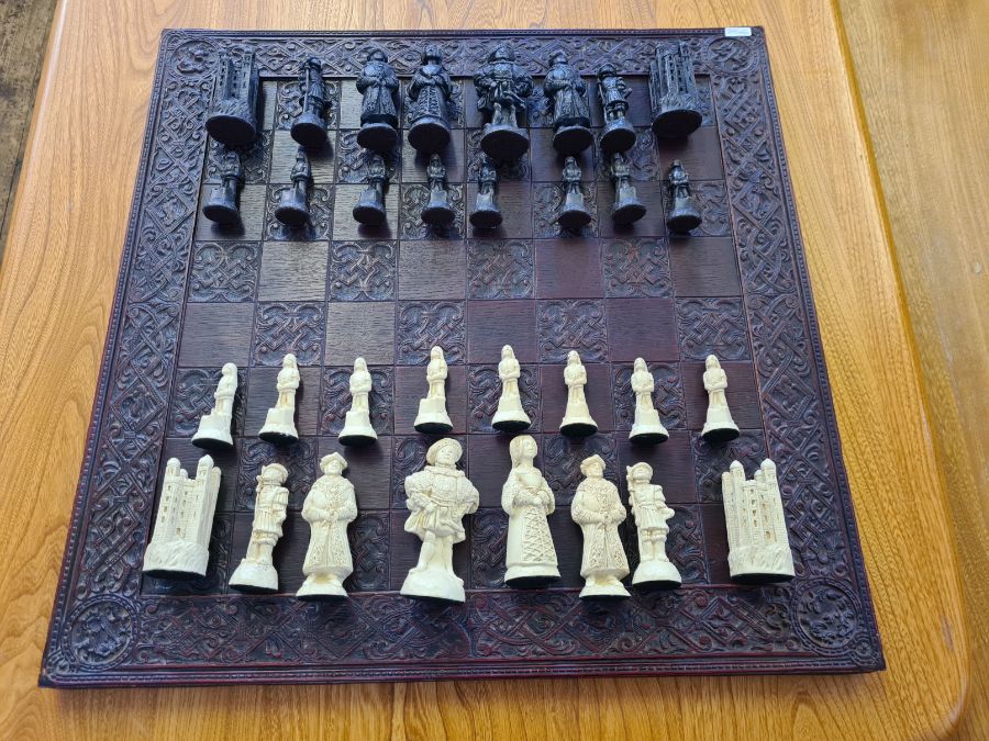 Resin MHC Tower of London chess board and pieces - Image 2 of 8