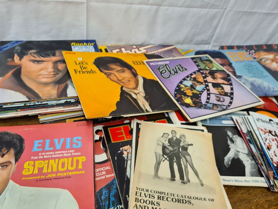 43 x Elvis Presley albums, single records and magazines