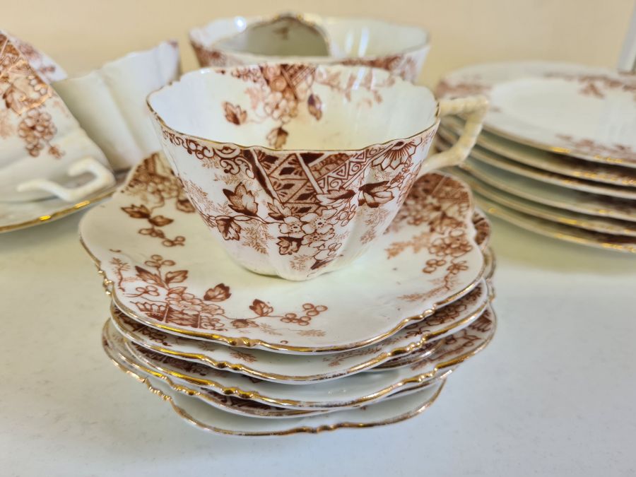 Victorian 20 piece teaset with aesthetic design, damaged sugar bowl. - Image 4 of 4