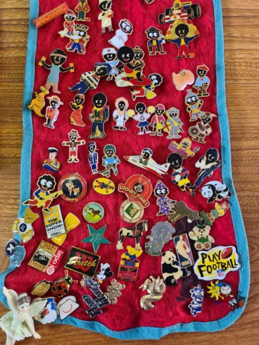 Robertson jam band players & enamel pins - Image 7 of 8