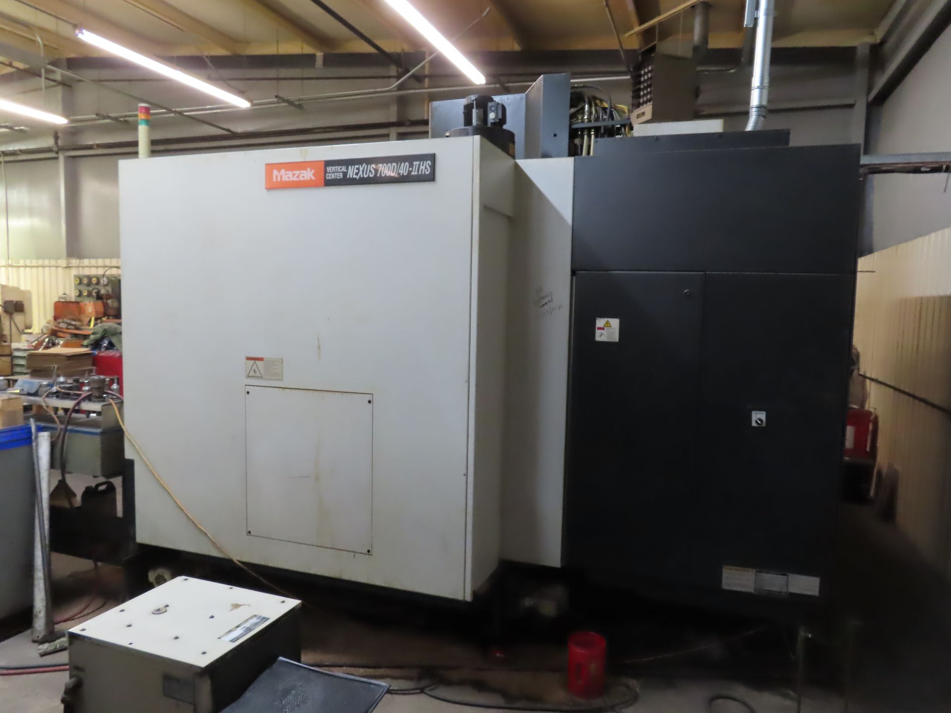 2009 MAZAK VERT. MACHINING CENTER, M# NEXUS 700D/40-IIHS, S/N 215204, MAZATROL MATRIX NEXUS CNC CONT - Image 6 of 7