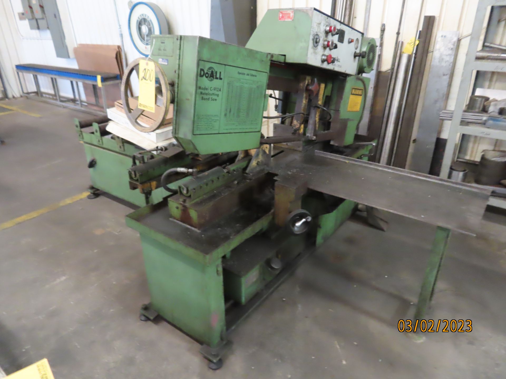 DOALL HORIZ. BANDSAW, M# C-912A, S/N 368-82550, 9" X 12" CAP., POWER CLAMP & FEED W/10' INFEED ROLLE - Image 2 of 3