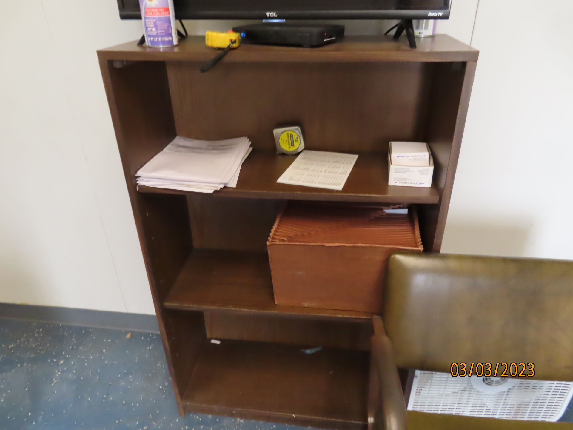 CONTENTS OF OFFICE - DESK, CHAIRS, BOOK SHELF, ETC. - Image 2 of 3