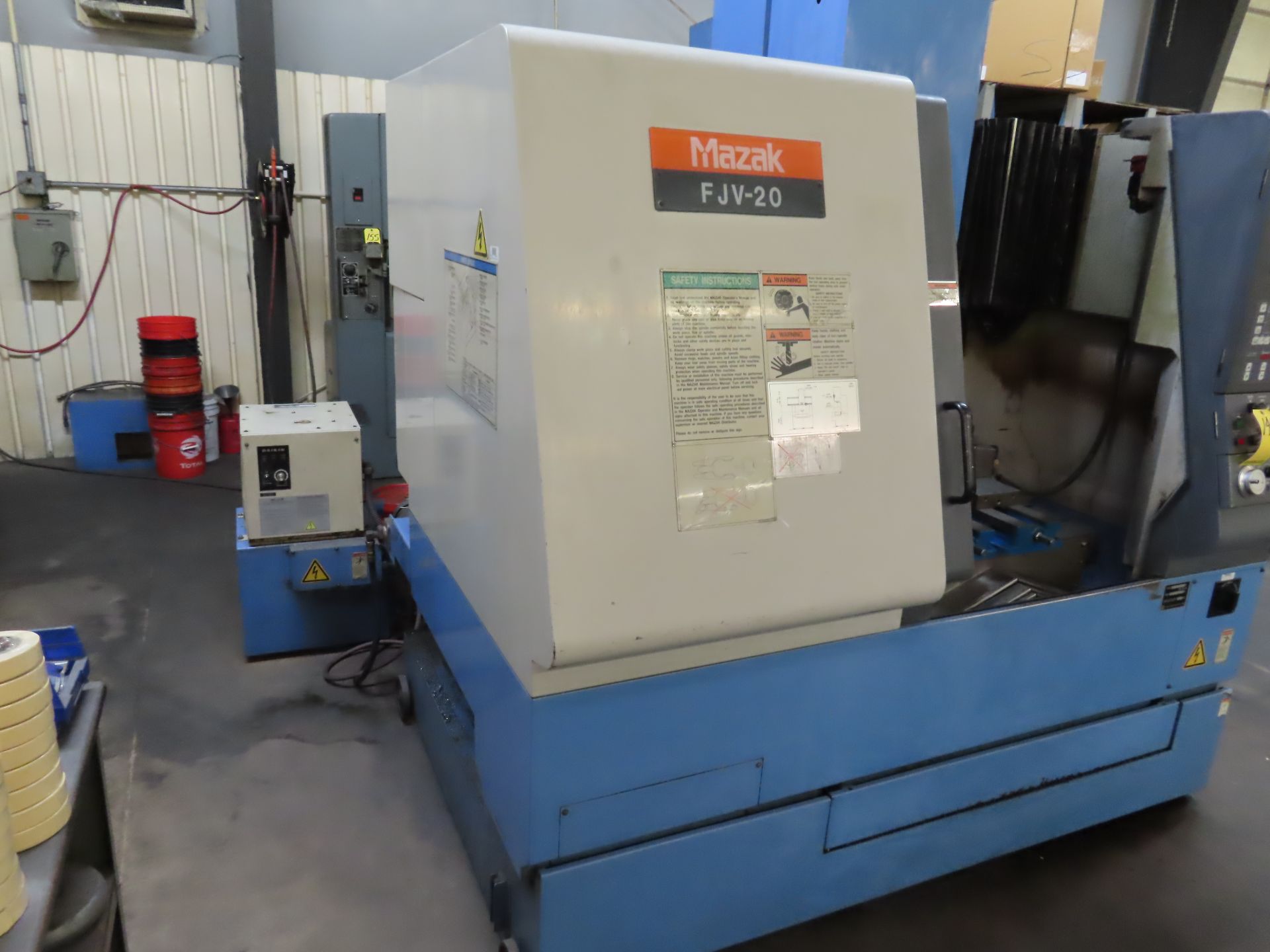 1995 MAZAK VERT. MACHINING CENTER, M# FJV-20, S/N 119923, MAZATROL M PLUS CONTROL, 18" X 32" TABLE, - Image 3 of 6