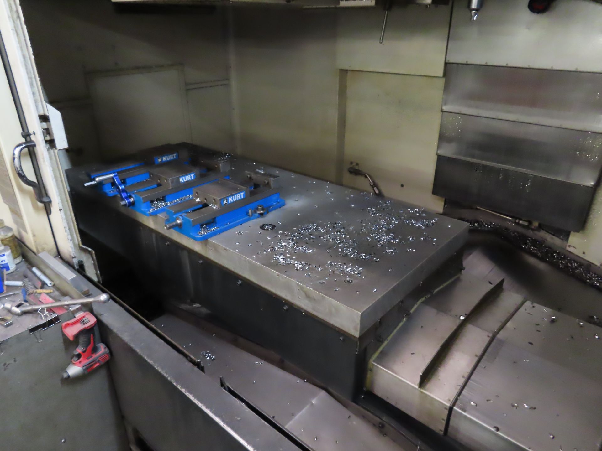 2009 MAZAK VERT. MACHINING CENTER, M# NEXUS 700D/40-IIHS, S/N 215204, MAZATROL MATRIX NEXUS CNC CONT - Image 2 of 7