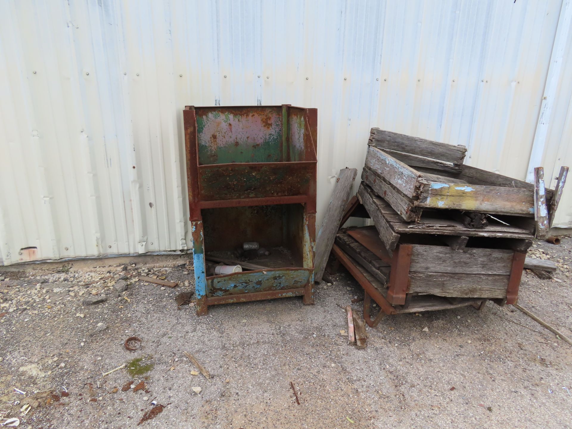 LOT APPROX. (22) METAL PARTS TUBS, WOOD CRATES, WIRE BASKET - Image 3 of 3