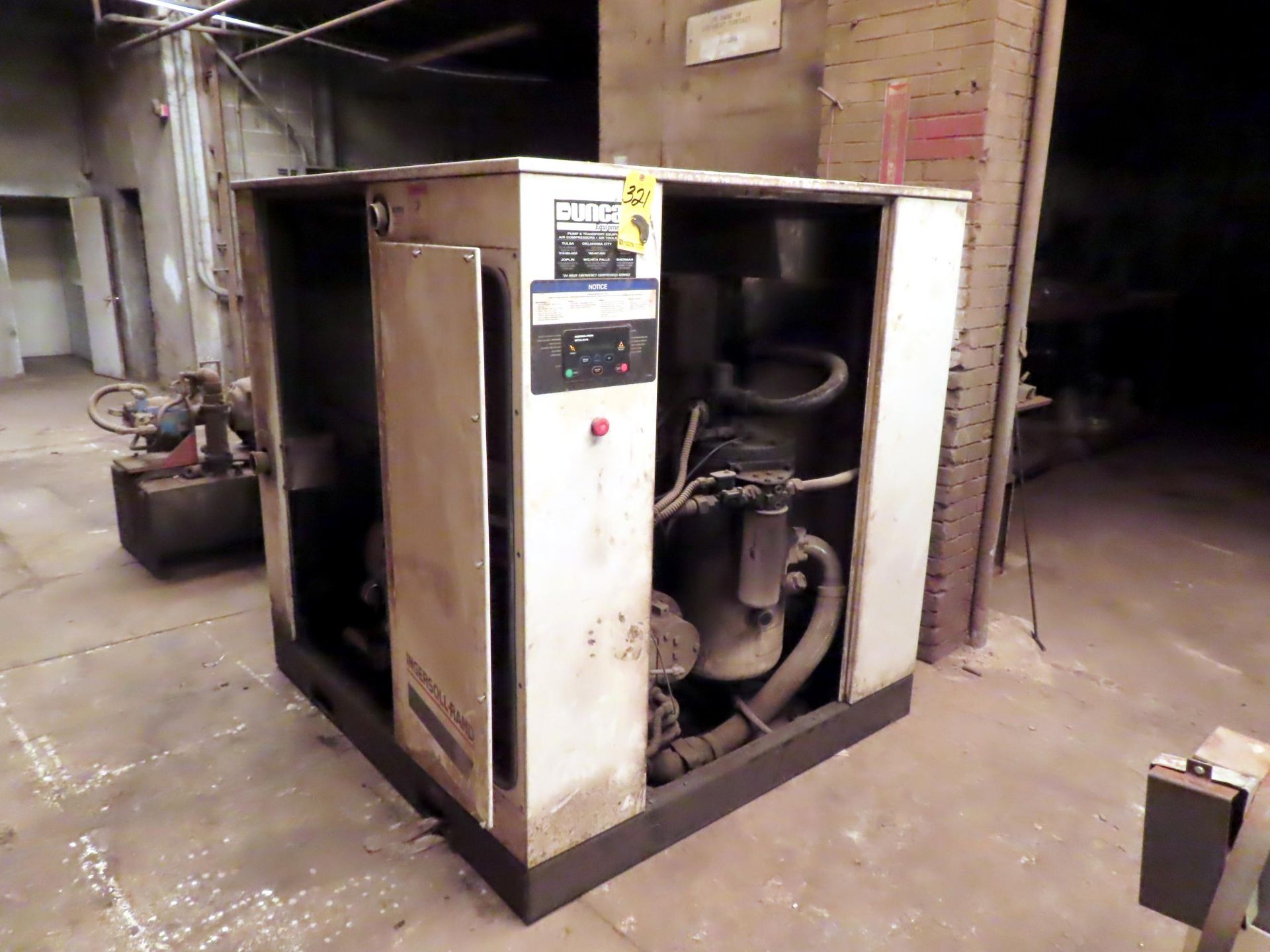 INGERSOLL RAND ROTARY SCREW AIR COMPRESSOR, M# SSR-EP100, 100 HP, 446 CFM (OPERATING CONDITION UNKNO