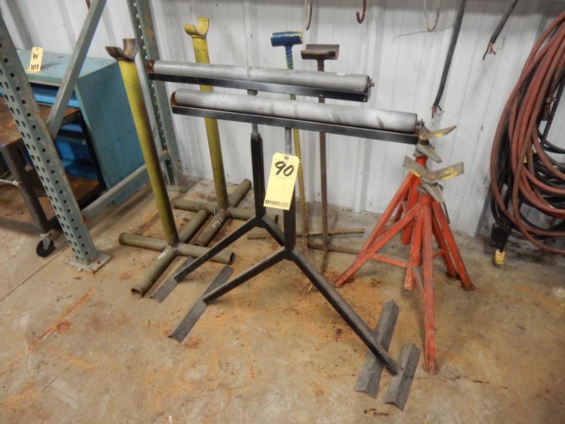 LOT MISC. ROLLER STANDS & PIPE STANDS