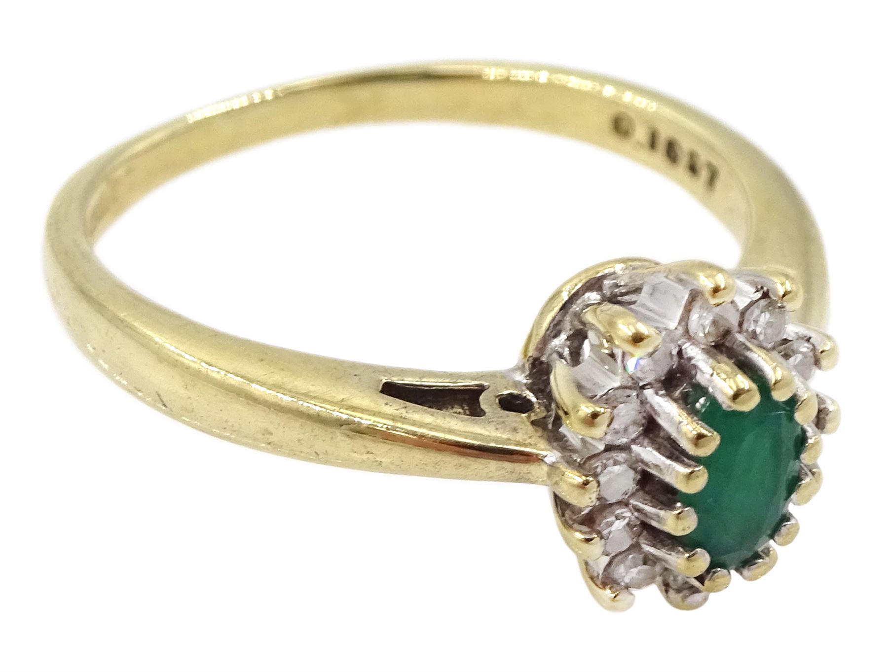 9ct gold oval emerald and round brilliant cut diamond cluster ring - Image 3 of 4
