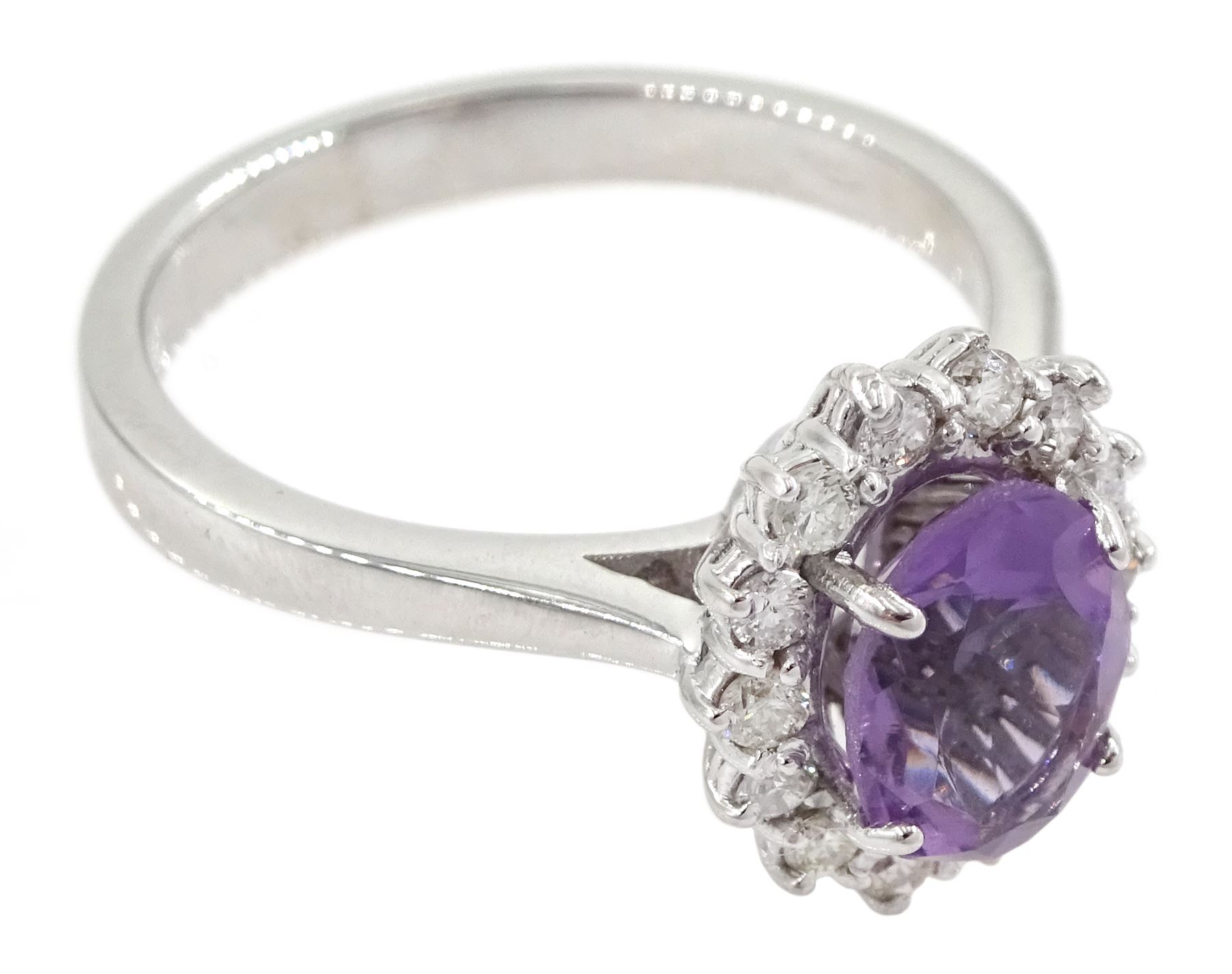 18ct white gold oval amethyst and round brilliant cut diamond cluster ring - Image 3 of 4