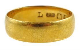 22ct gold wedding band