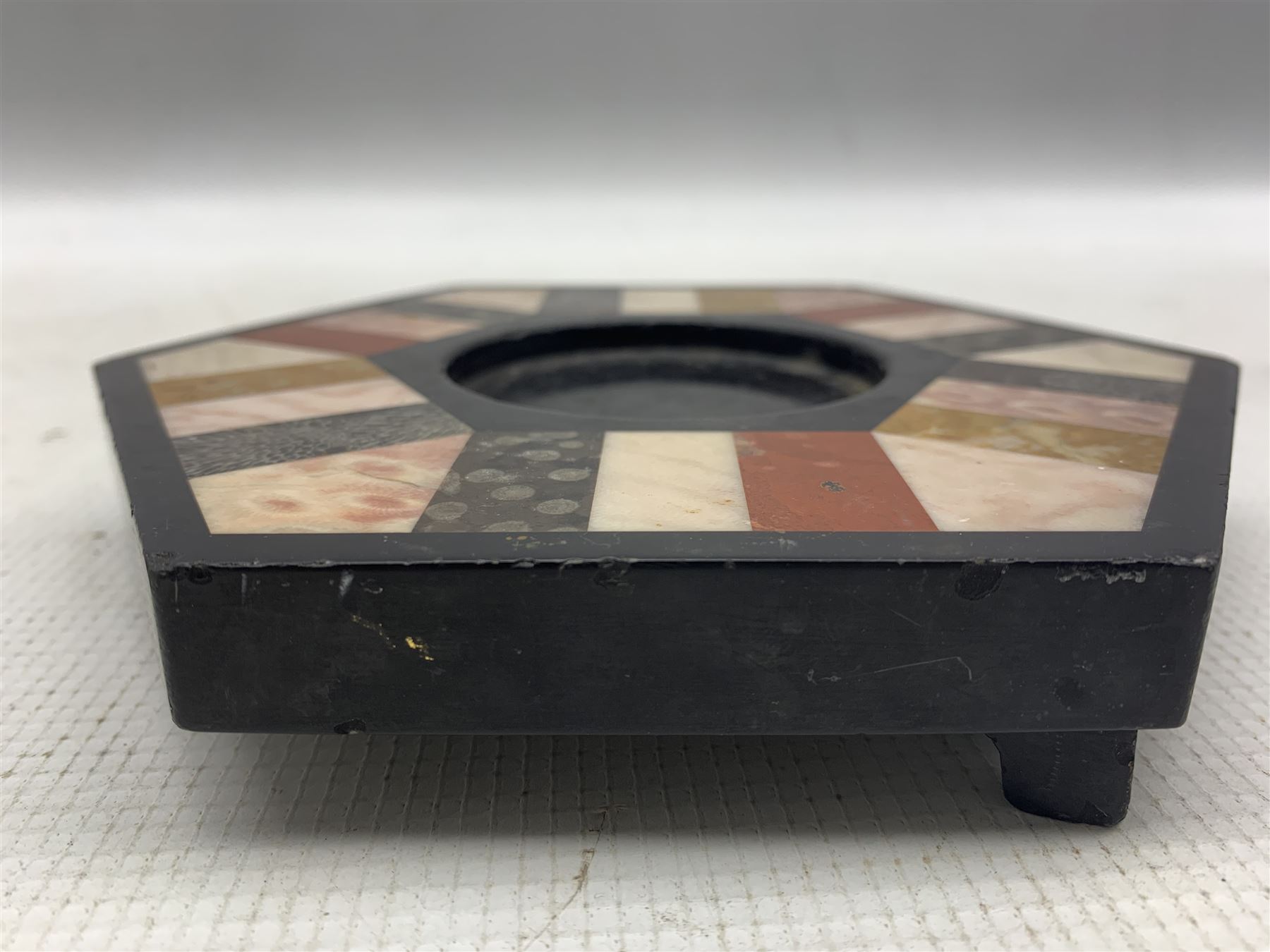 19th century Ashbourne marble hexagonal inkstand with centre recess and coloured marble segments W15 - Image 2 of 5