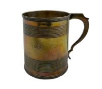 George III silver mug engraved with initials and with reeded bands H8cm