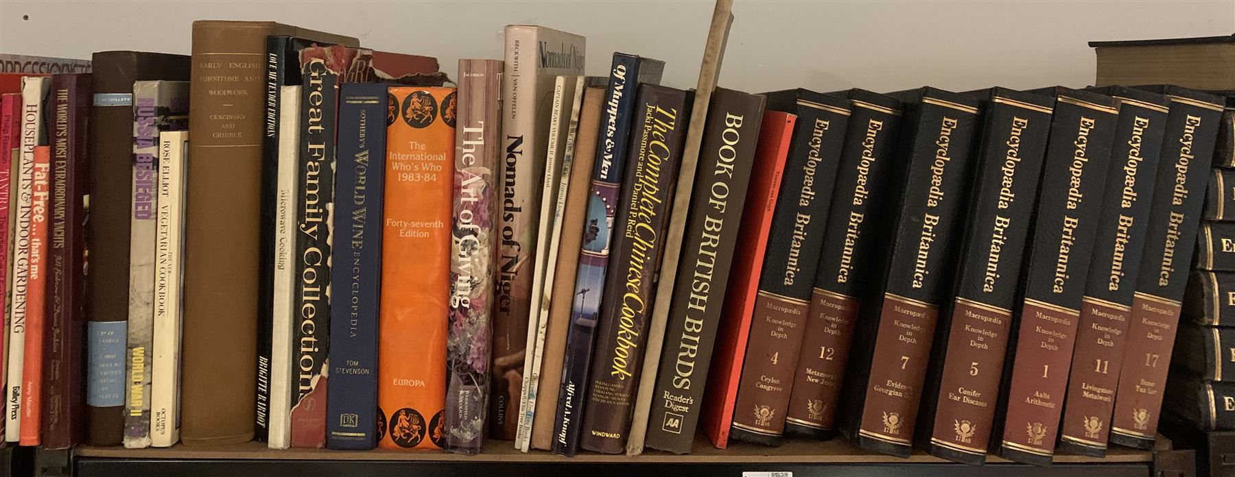 Quantity of assorted books including Encyclopaedia Britannica - Image 3 of 4