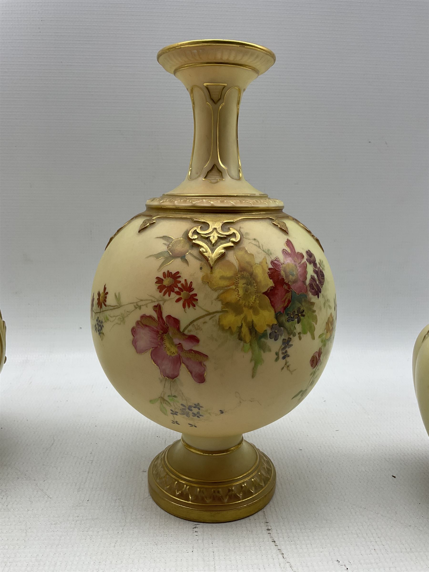 Three Royal Worcester blush ivory vases comprising a late 19th century twin-handled vase and cover - Image 4 of 7