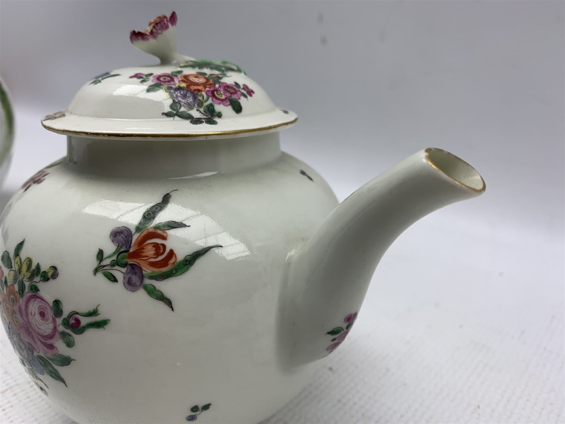 18th century English globular teapot - Image 4 of 9