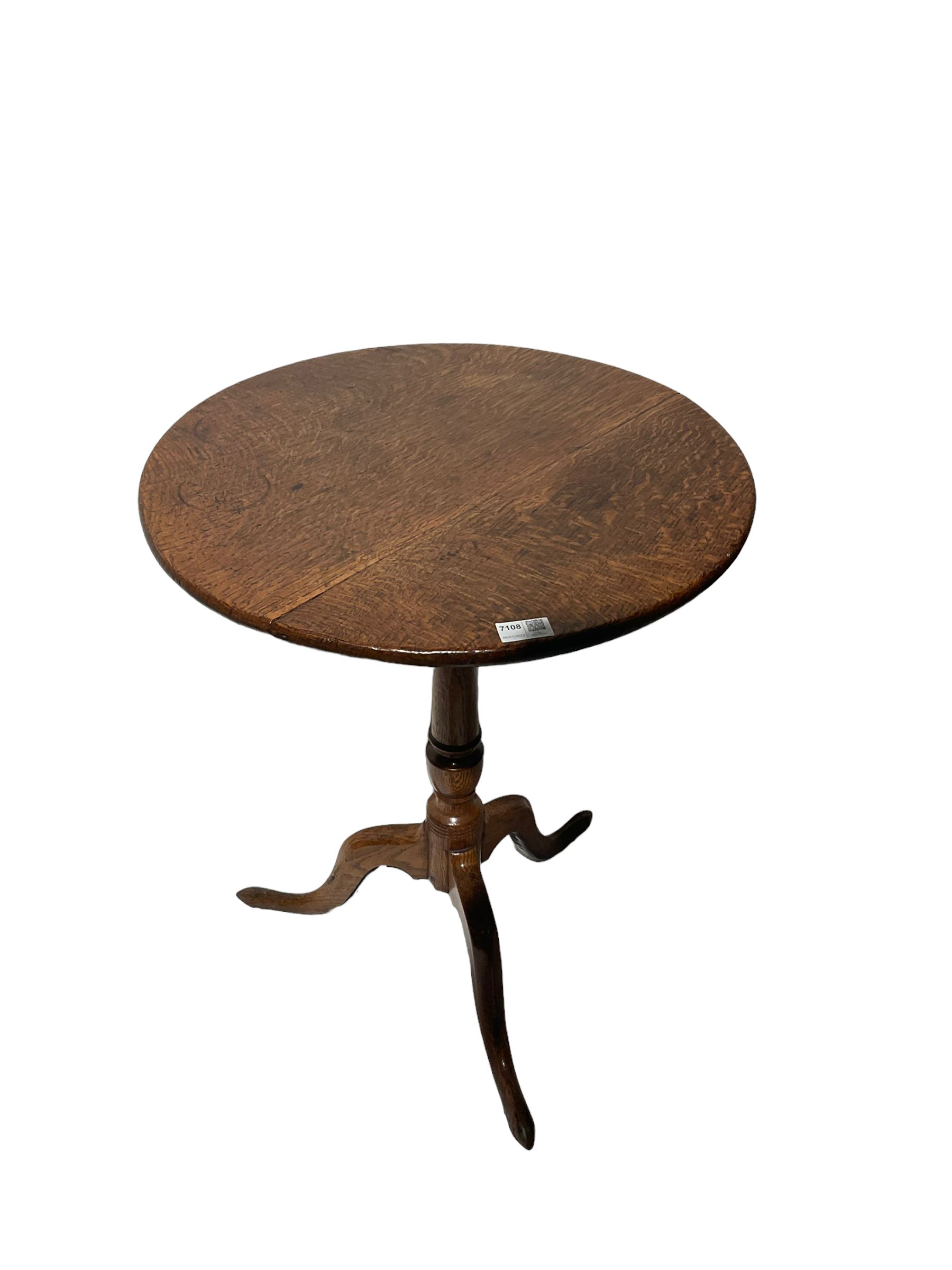 George III oak circular tripod table - Image 2 of 4
