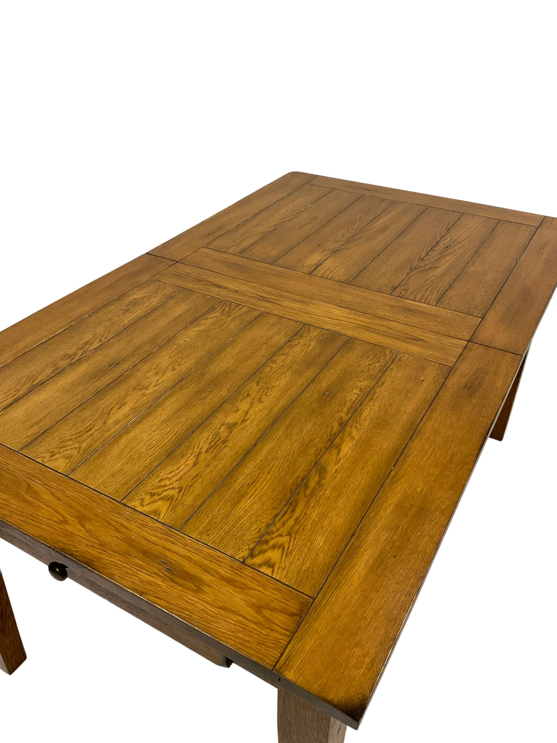 Oak dining table - Image 5 of 5