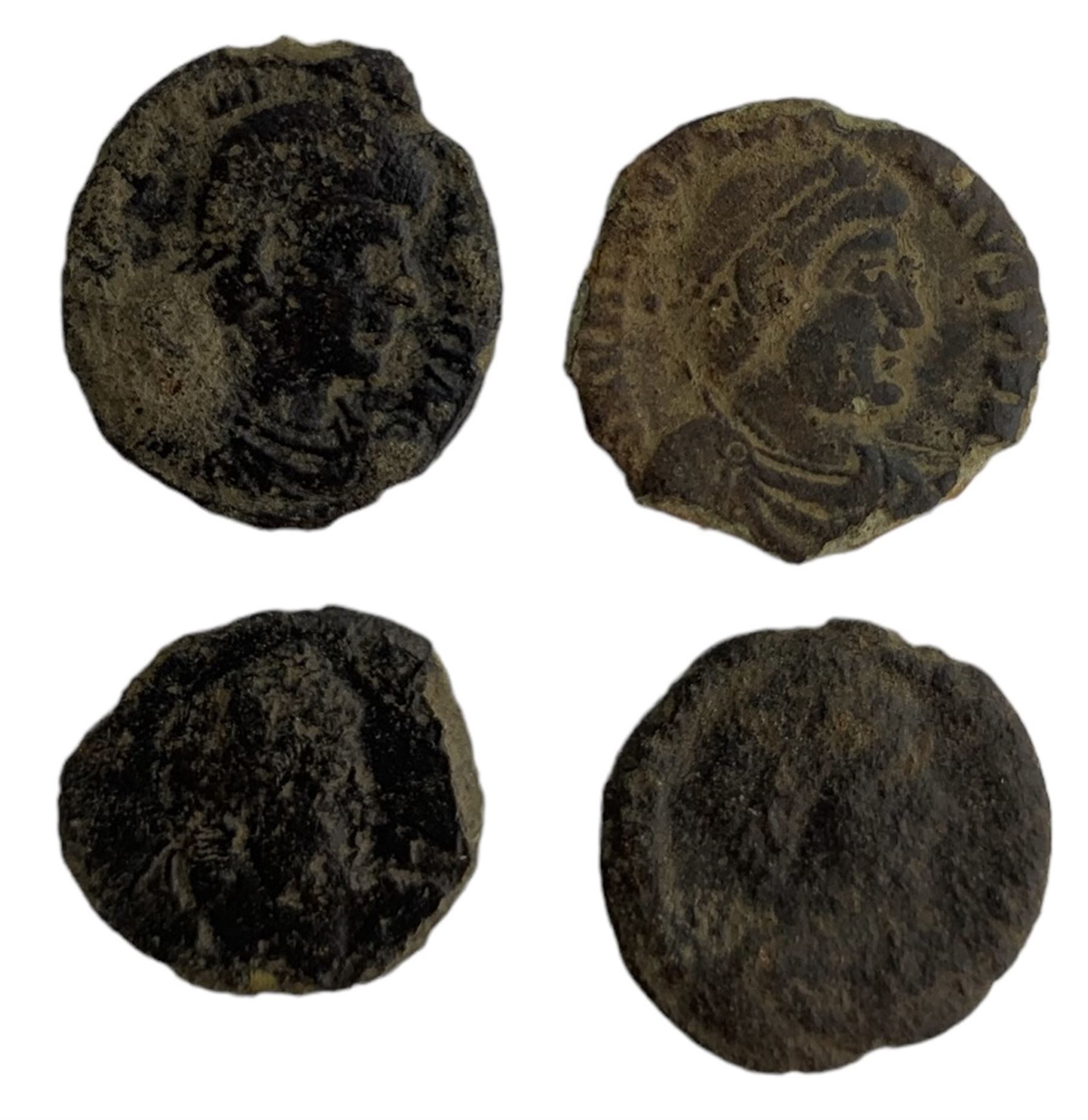 Roman coinage mainly 4th century AD to include a collection of predominantly bronze nummi from ruler - Image 2 of 3