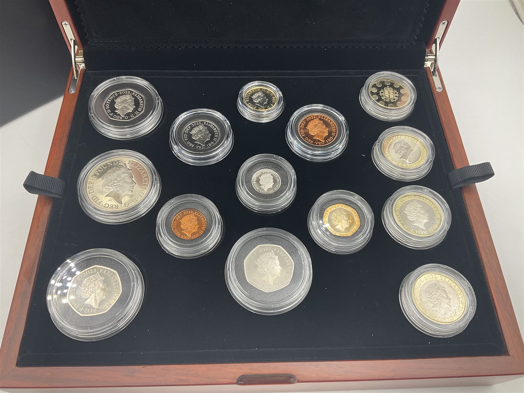 The Royal Mint United Kingdom 2022 premium proof coin set - Image 6 of 10