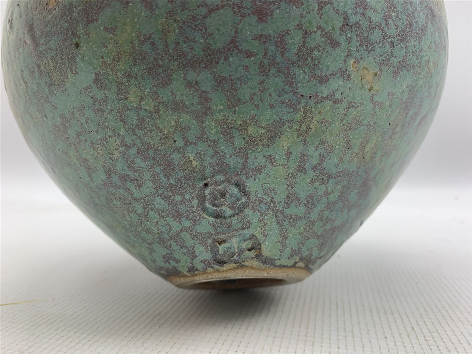 Roger Cockram (British 1947-): Studio Pottery 'Closed' bowl with incised frogs - Image 4 of 5