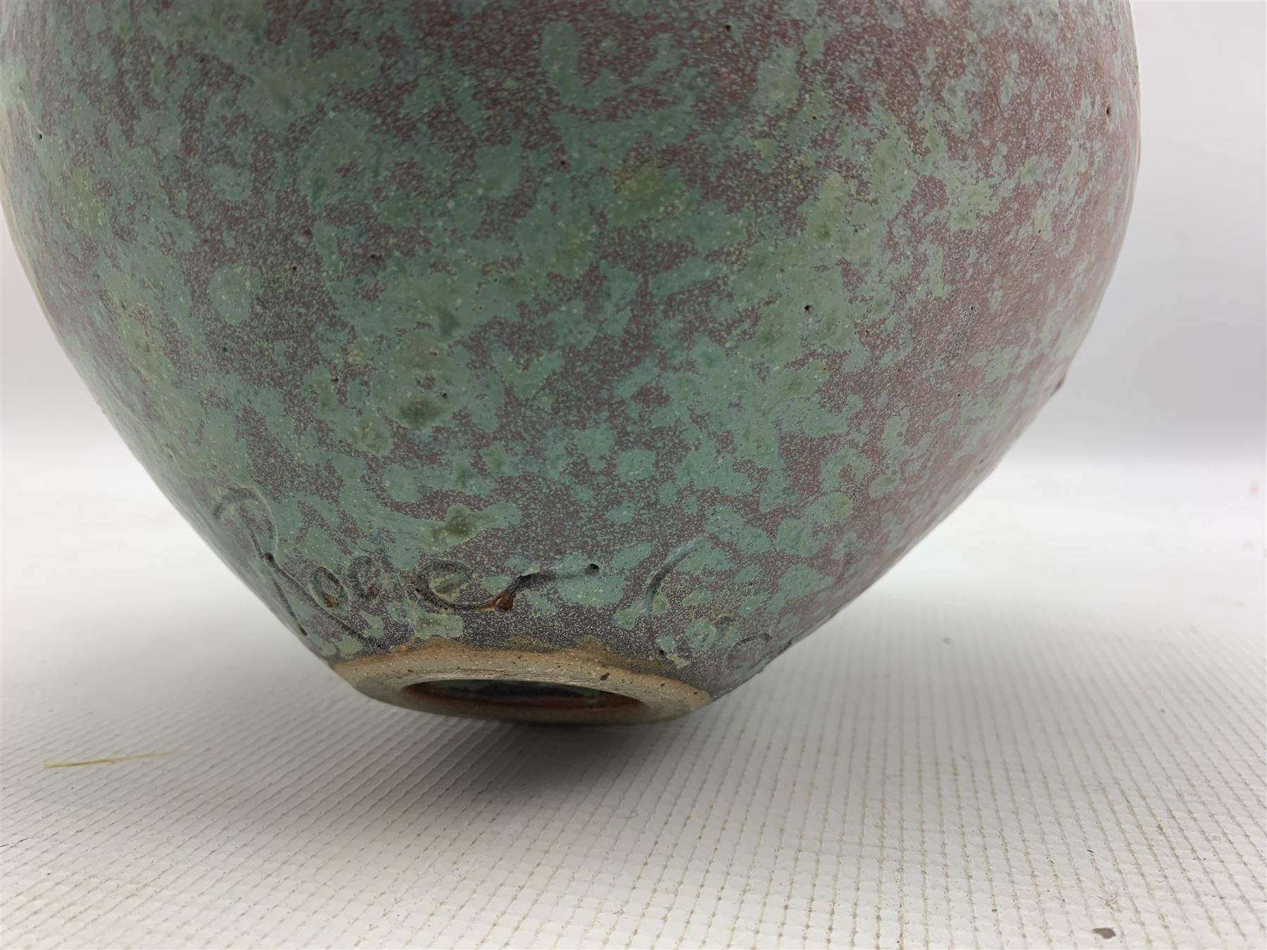 Roger Cockram (British 1947-): Studio Pottery 'Closed' bowl with incised frogs - Image 5 of 5