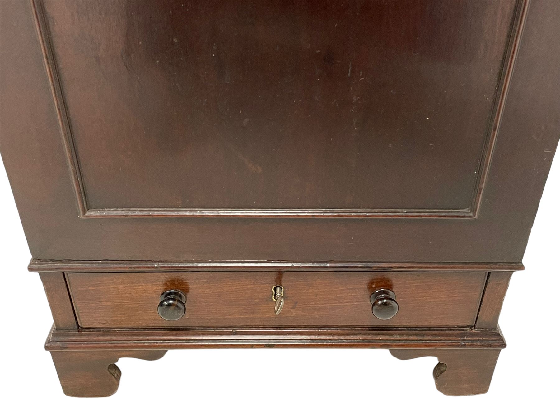 George III mahogany narrow cupboard - Image 9 of 10