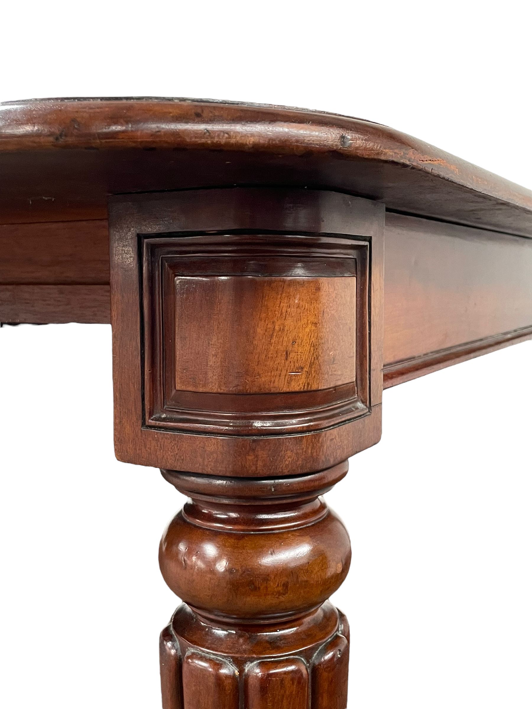 Victorian mahogany extending dining table - Image 11 of 19