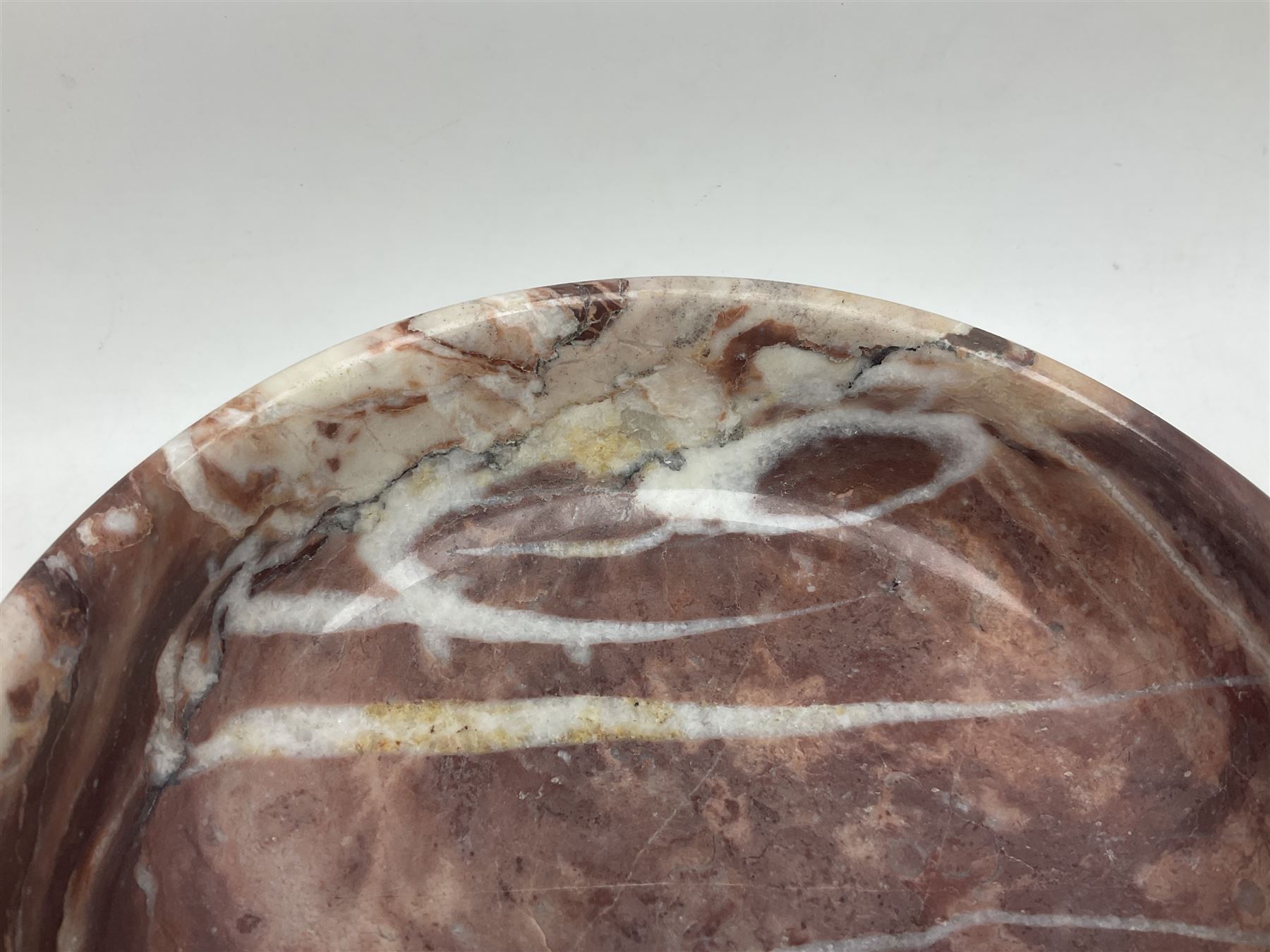 Pink veined marble bowl - Image 3 of 11