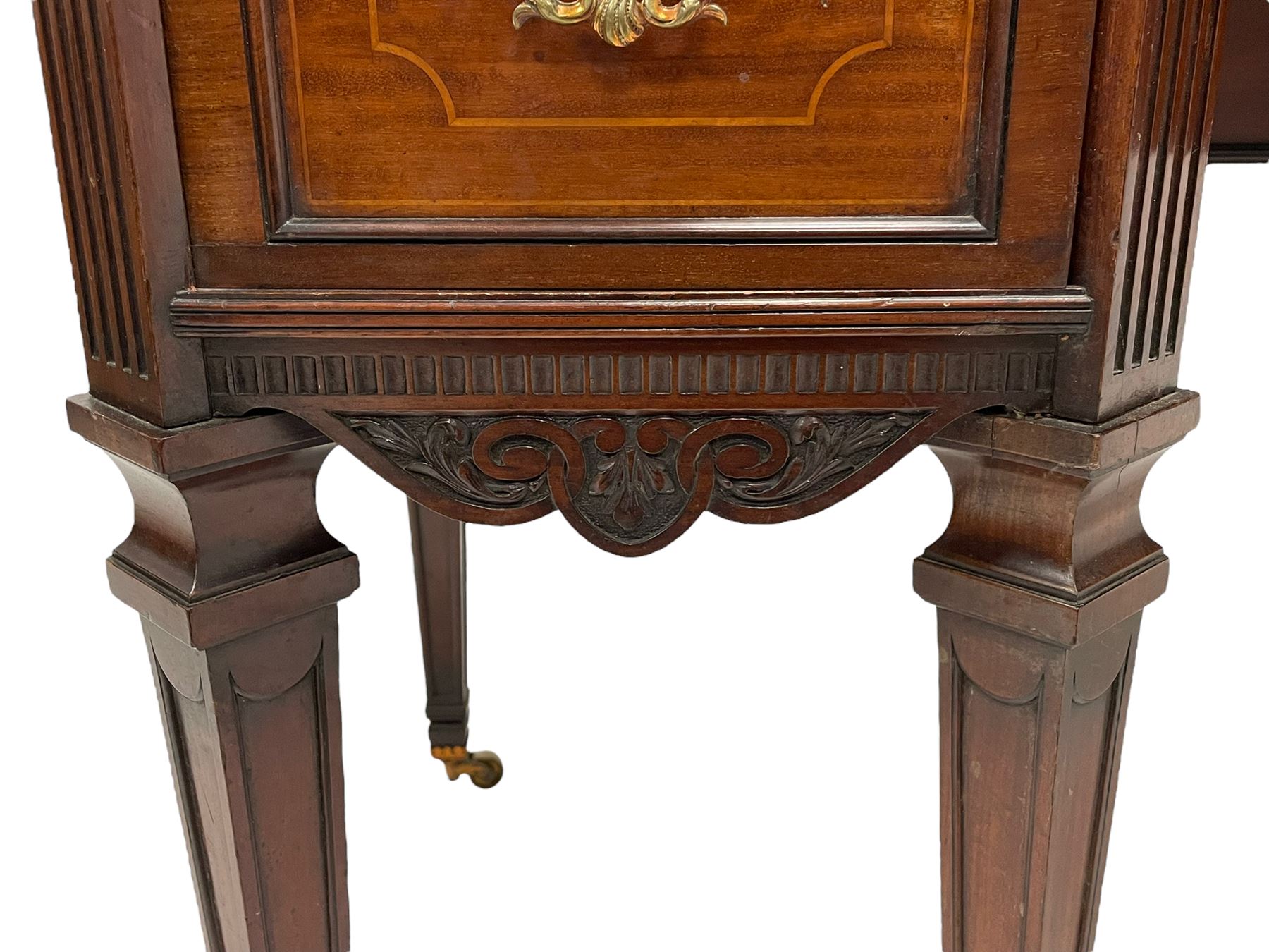 Late 19th century mahogany writing desk - Image 4 of 18