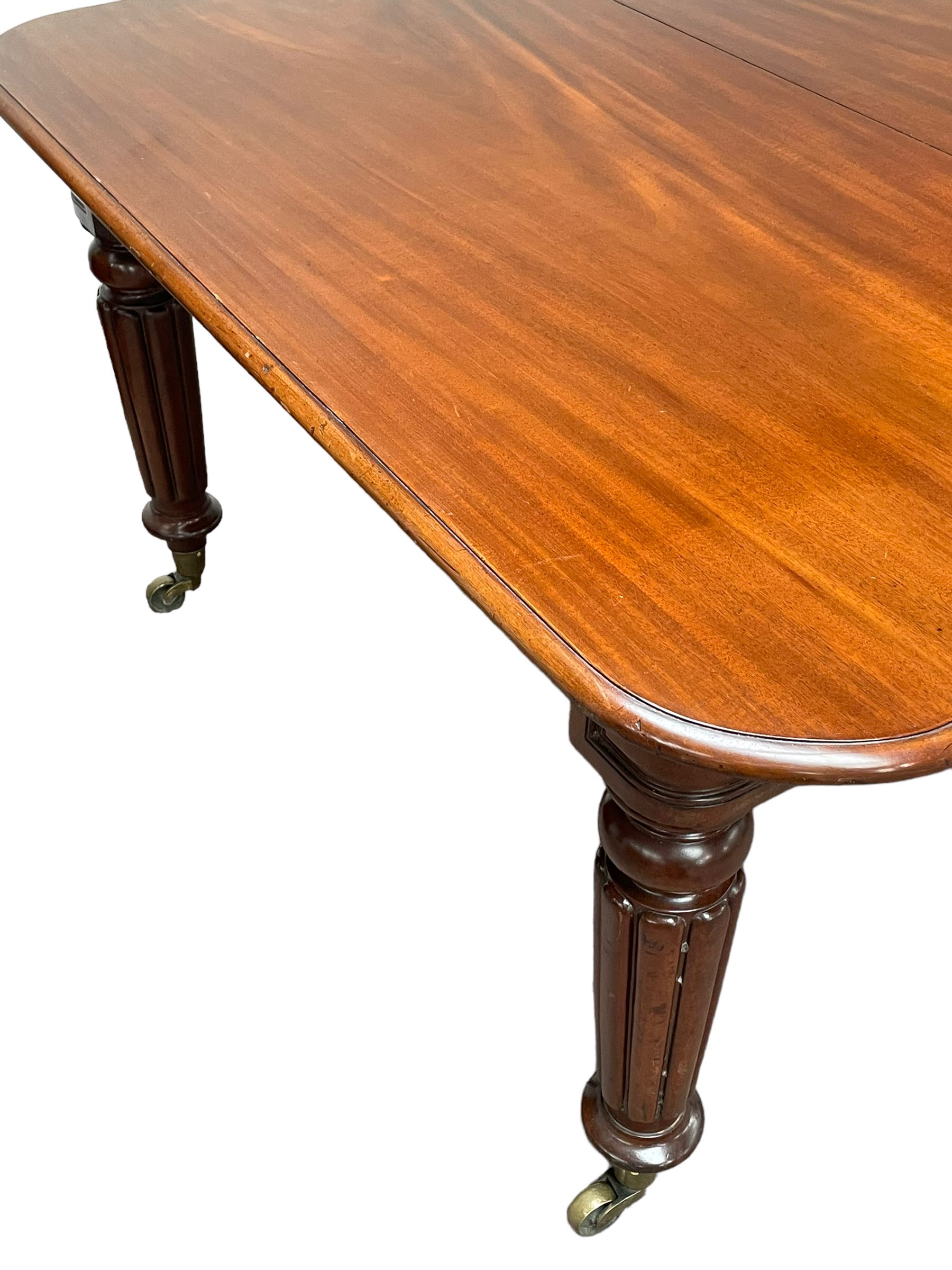 Victorian mahogany extending dining table - Image 19 of 19