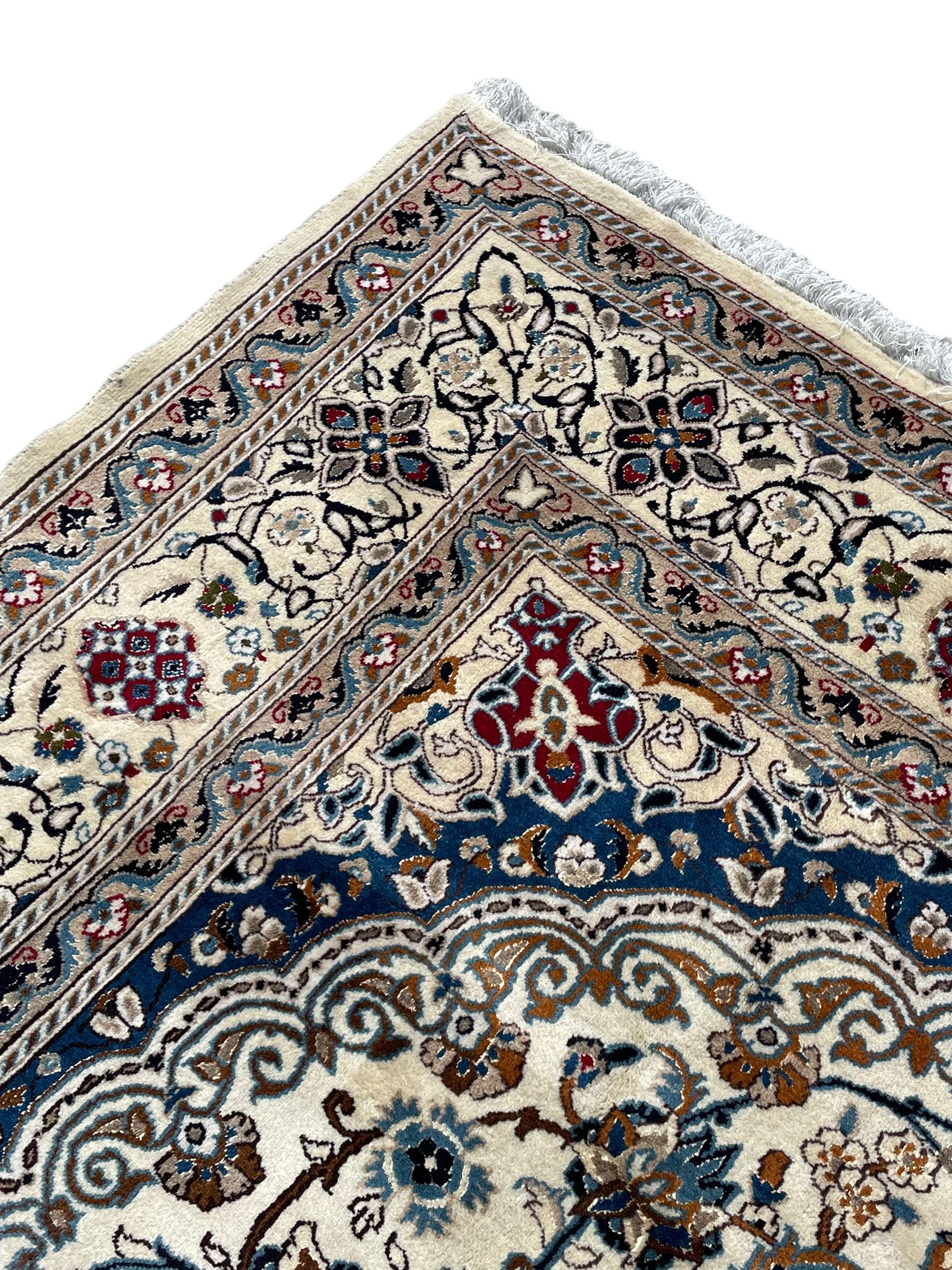 Perisan Kashan ivory ground rug - Image 5 of 10