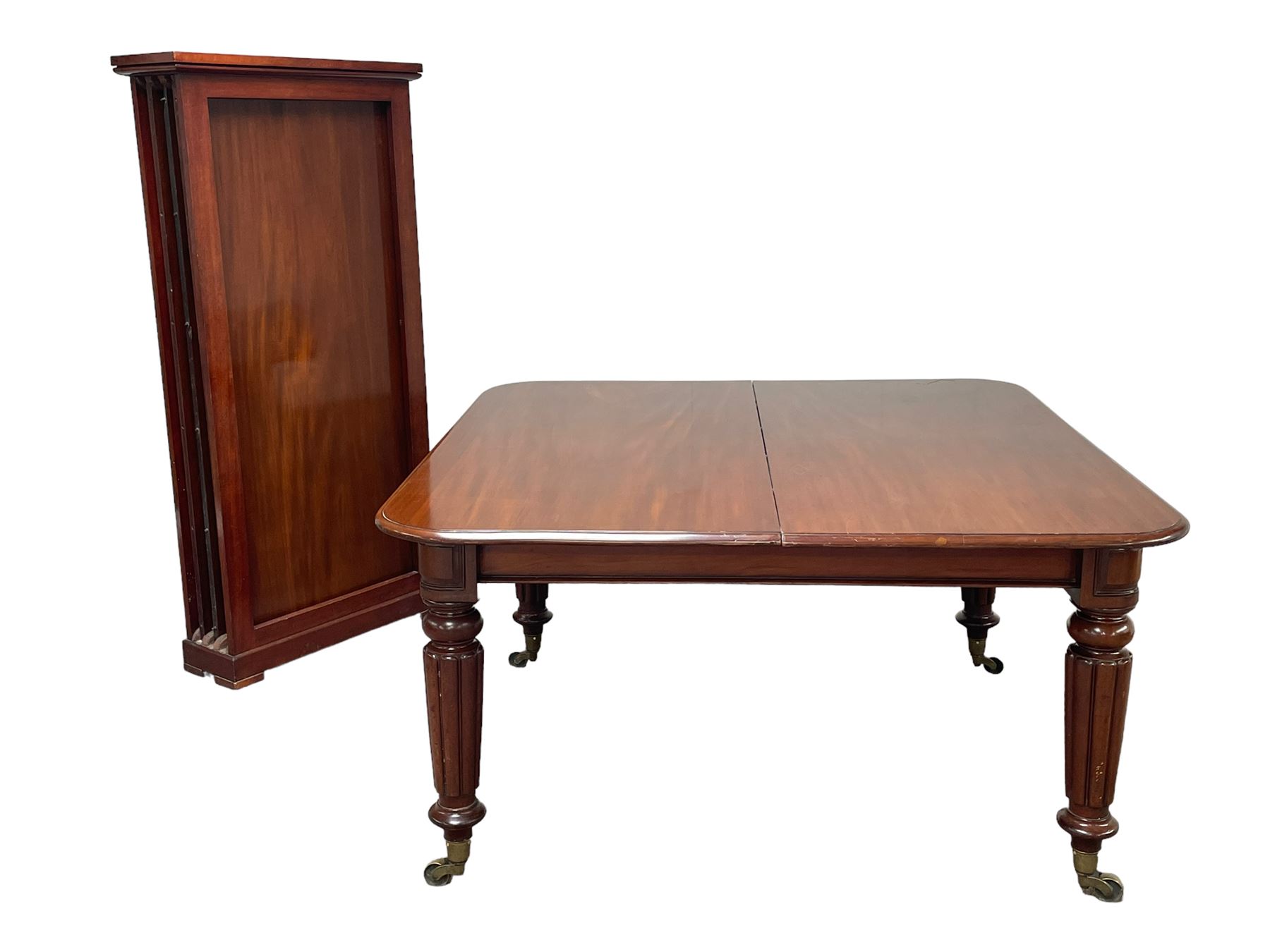 Victorian mahogany extending dining table