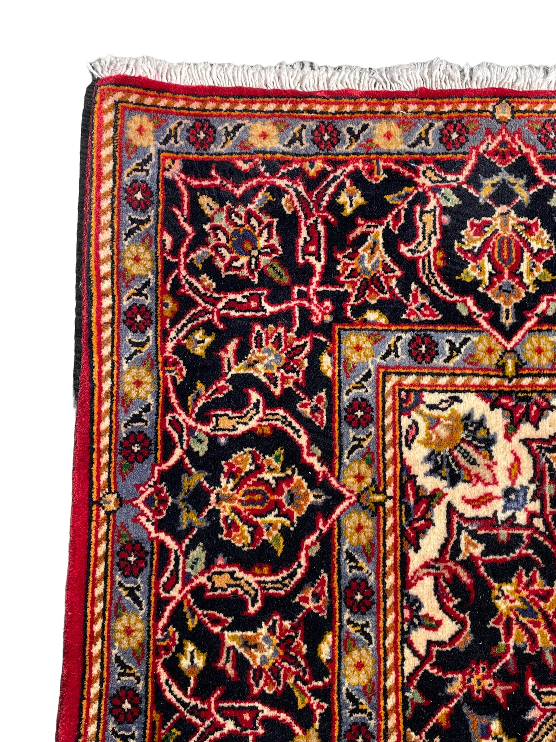 Small Persian Kashan red ground rug - Image 4 of 8