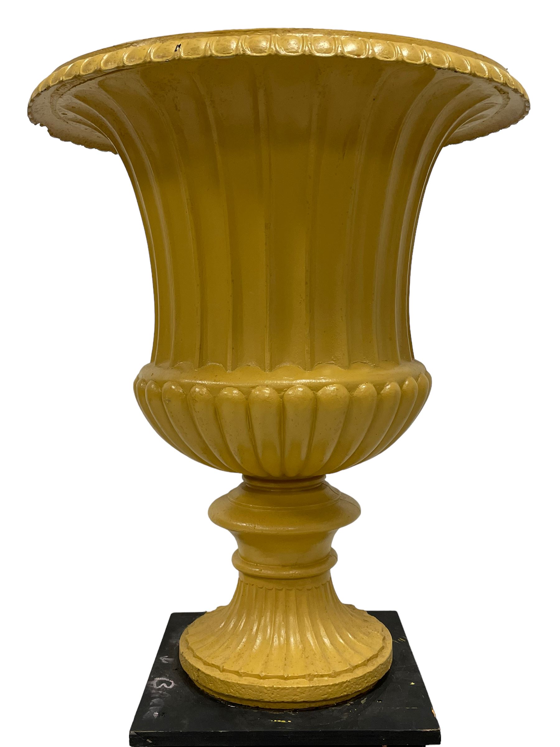 Campana shaped urn on pedestal - Image 9 of 10