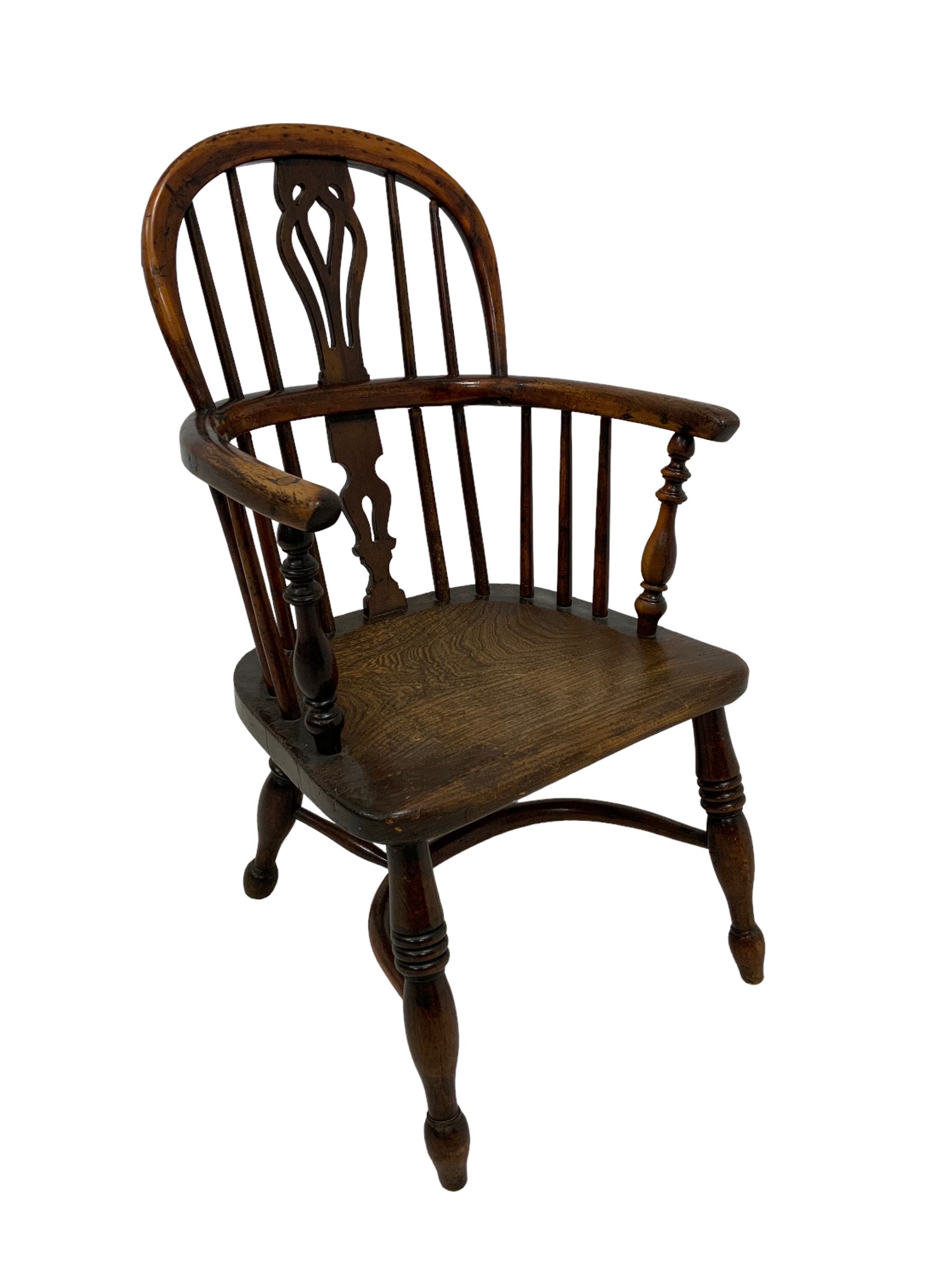 19th century elm and yew child's Windsor chair - Image 3 of 7