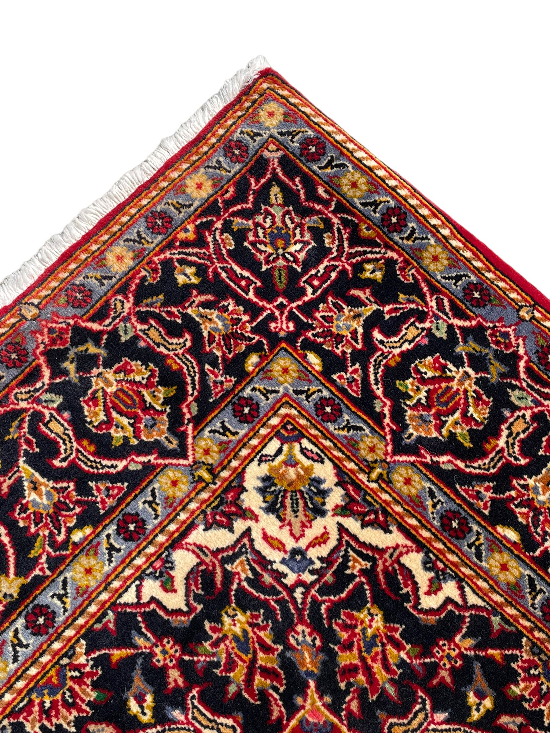 Small Persian Kashan red ground rug - Image 5 of 8