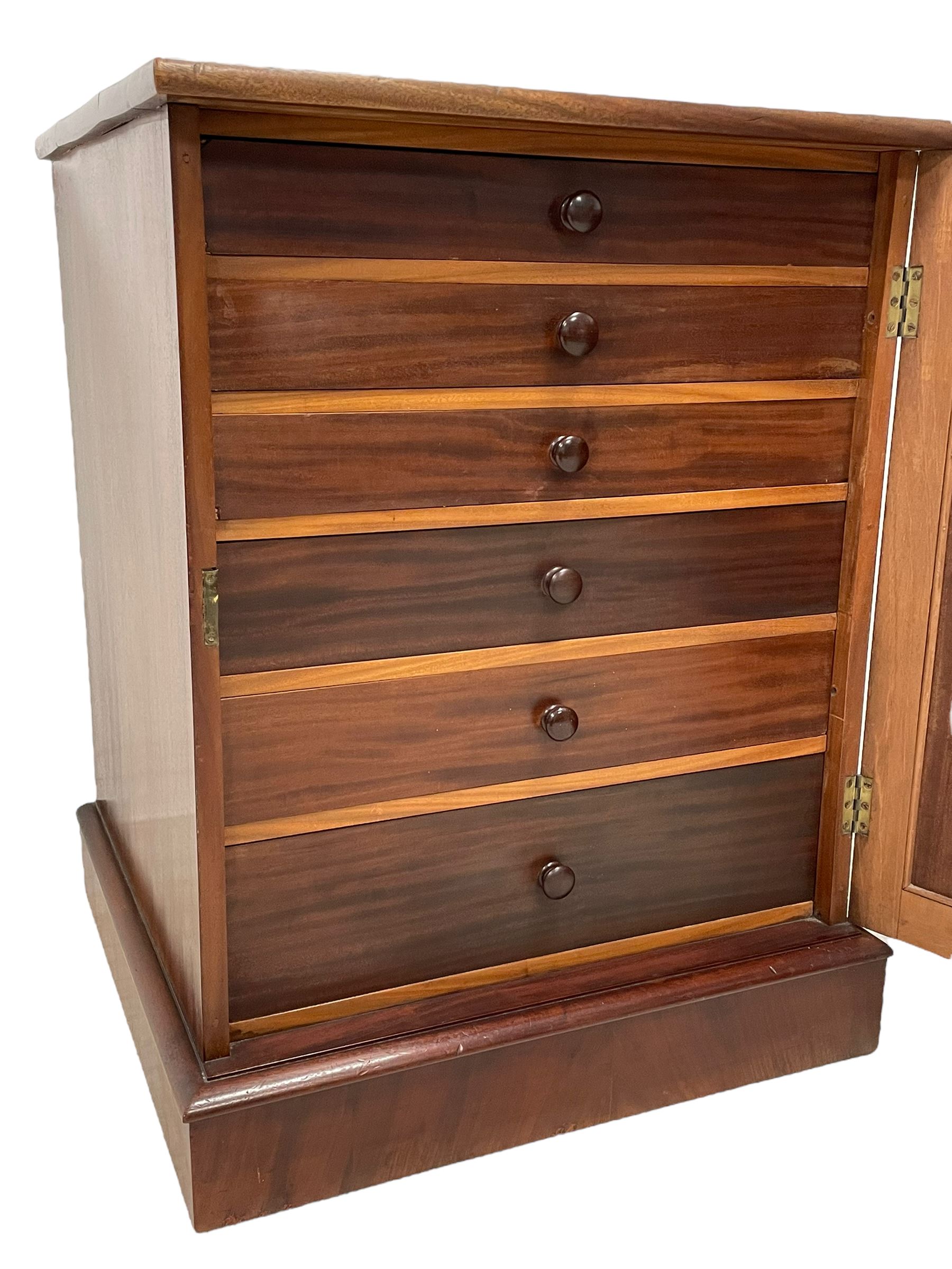 20th century mahogany pedestal collectors filing cabinet - Image 4 of 5