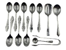Set of eight silver teaspoons with shaped finials Sheffield 1973