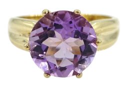 9ct gold single stone round amethyst ring