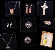 Silver jewellery including Orlap granite earrings and pendant set