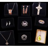 Silver jewellery including Orlap granite earrings and pendant set