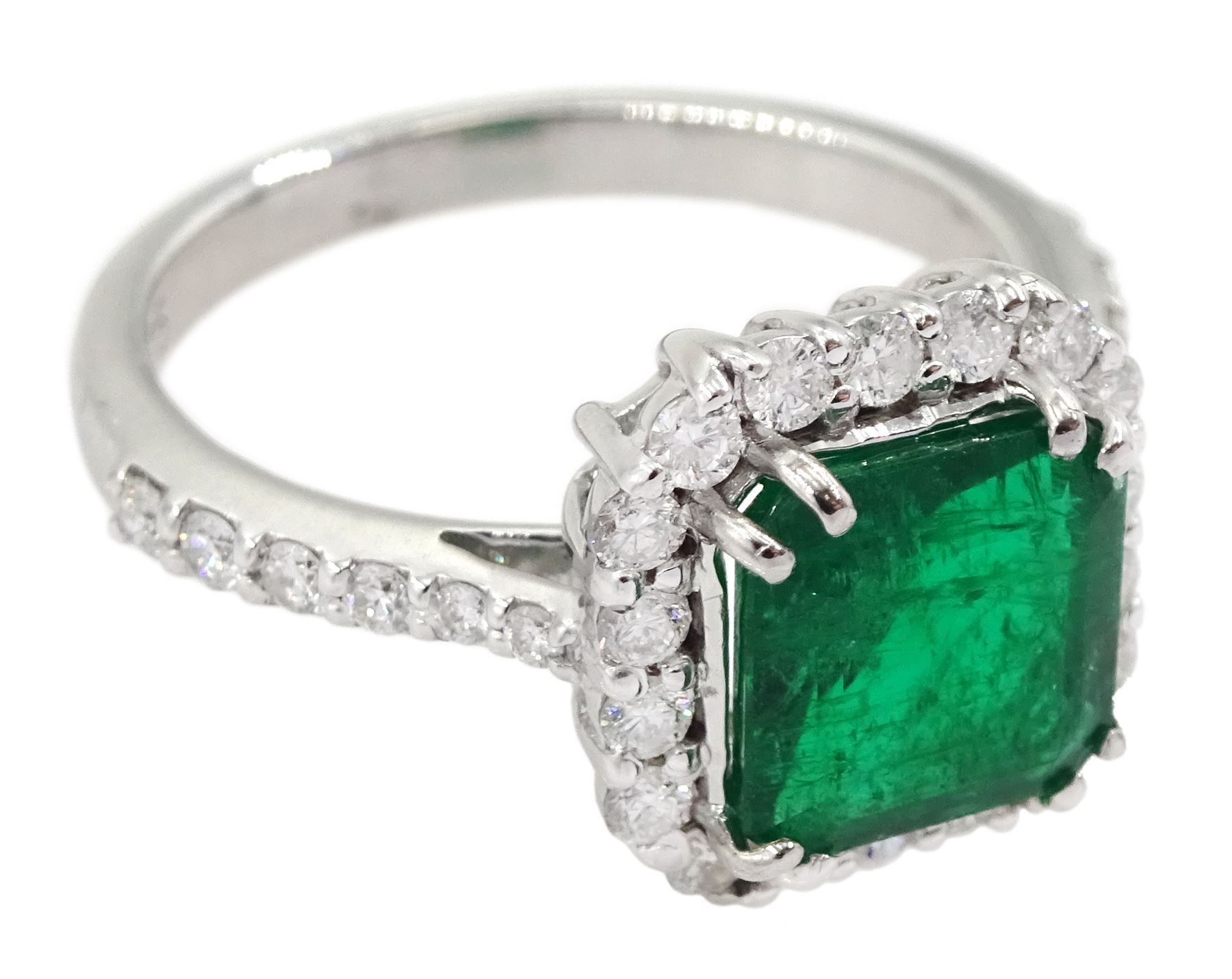 18ct white gold octagonal cut emerald and round brilliant cut diamond cluster ring - Image 3 of 4